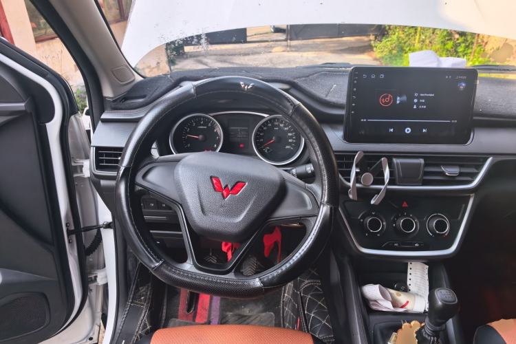 Used Wuling Hongguang S3 2018 1.5L Manual Standard Version China V Standard Steering Wheel