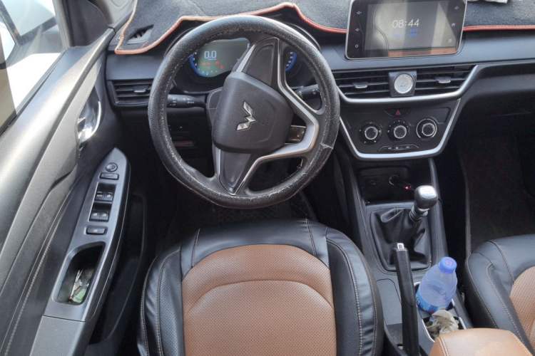 Used Wuling Hongguang S3 2018 1.5L Manual Comfort Model China V Standard Steering Wheel