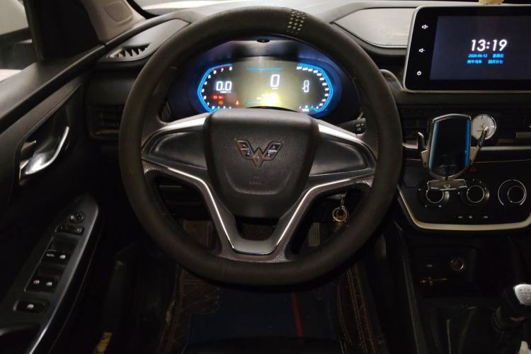 Used Wuling Hongguang S3 2018 1.5L Manual Comfort Model China V Standard Steering Wheel