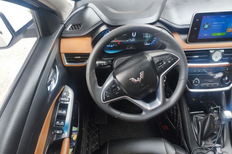 Used Wuling Hongguang S3 2018 1.5T Manual Luxury Model China V Standard Steering Wheel