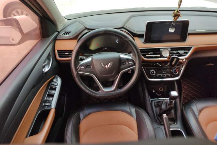 Used Wuling Hongguang S3 2018 1.5L Manual Luxury Model China V Standard Steering Wheel