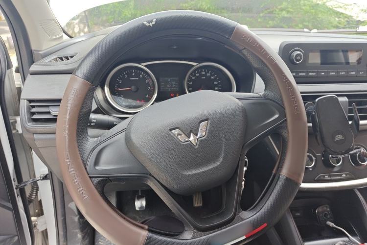 Used Wuling Hongguang S3 2018 1.5L Manual Standard Version China V Standard Steering Wheel