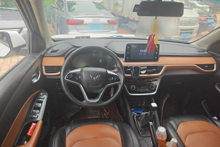 Used Wuling Hongguang S3 2018 1.5L Manual Luxury Model China V Standard Steering Wheel