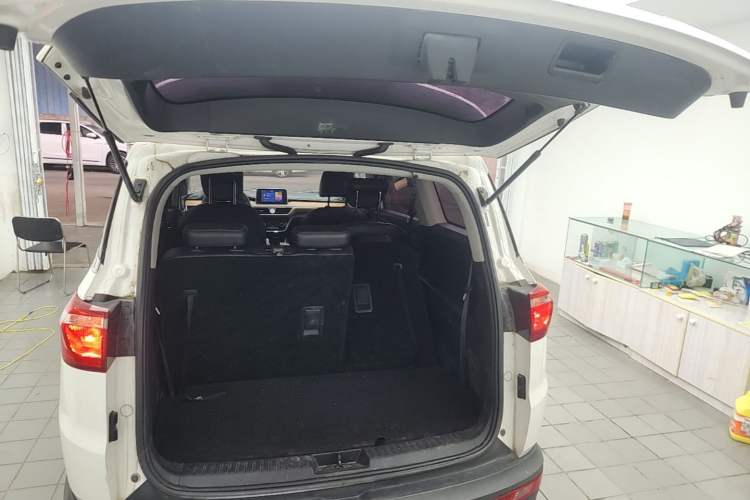 Used Wuling Hongguang S3 2018 1.5T Manual Luxury Model China V Standard Trunk
