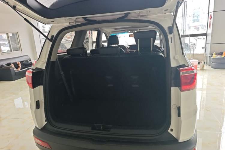 Used Wuling Hongguang S3 2018 1.5L Manual Luxury Model China V Standard Trunk