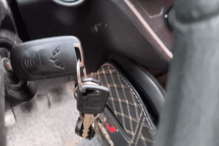 Used Wuling Hongguang S3 2018 1.5T Manual Comfort Model China V Standard Vehicle Key