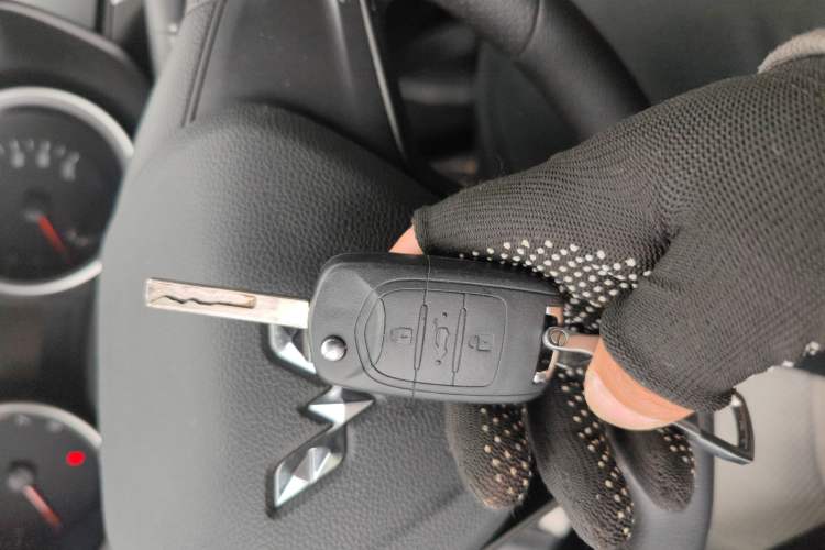 Used Wuling Hongguang S3 2018 1.5L Manual Standard Version China V Standard Vehicle Key