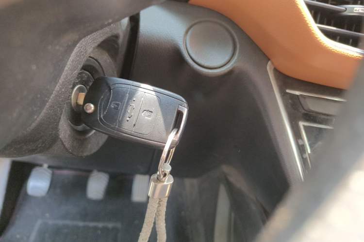 Used Wuling Hongguang S3 2018 1.5L Manual Luxury Model China V Standard Vehicle Key