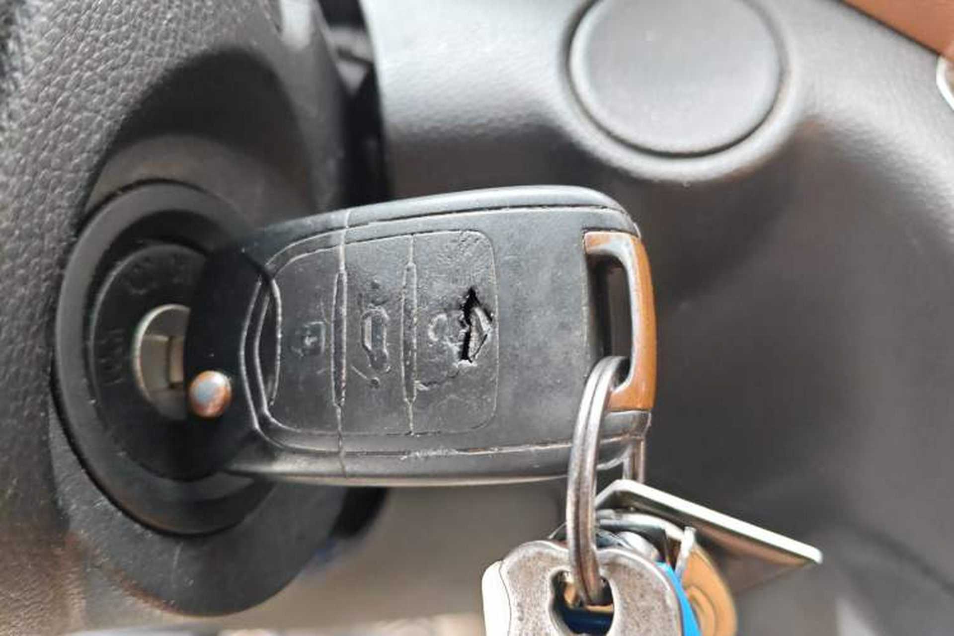 Used Wuling Hongguang S3 2018 1.5T Manual Luxury Model China V Standard Vehicle Key