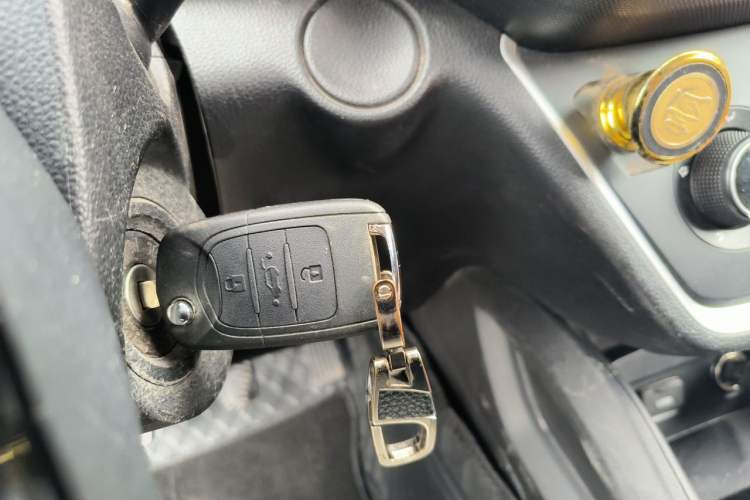 Used Wuling Hongguang S3 2018 1.5L Manual Standard Version China V Standard Vehicle Key