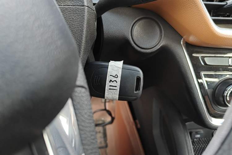 Used Wuling Hongguang S3 2018 1.5L Manual Luxury Model China V Standard Vehicle Key