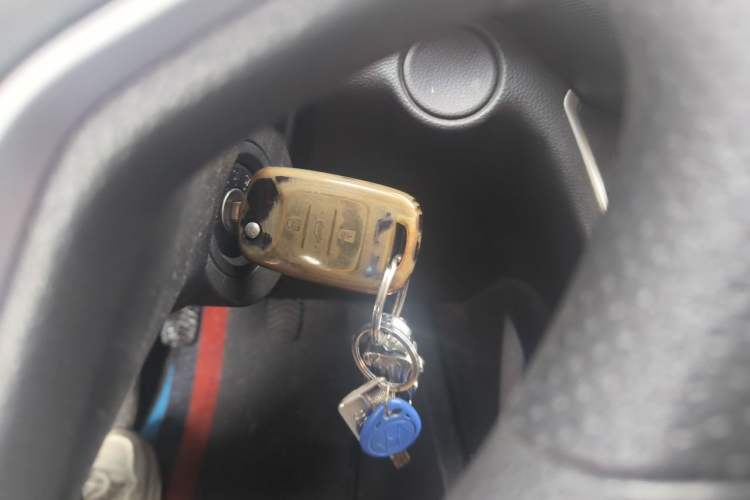 Used Wuling Hongguang S3 2018 1.5L Manual Comfort Model China V Standard Vehicle Key