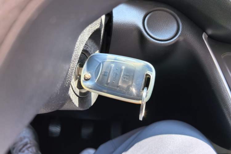 Used Wuling Hongguang S3 2018 1.5L Manual Standard Version China V Standard Vehicle Key