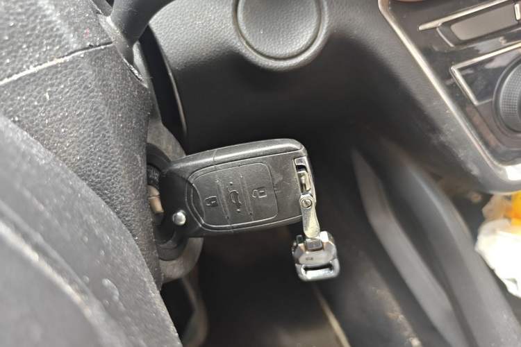 Used Wuling Hongguang S3 2018 1.5L Manual Luxury Model China V Standard Vehicle Key