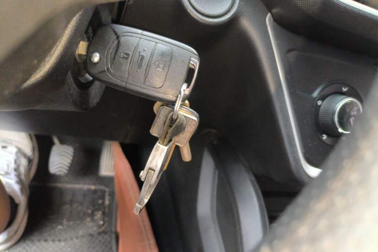 Used Wuling Hongguang S3 2018 1.5L Manual Comfort Model China V Standard Vehicle Key
