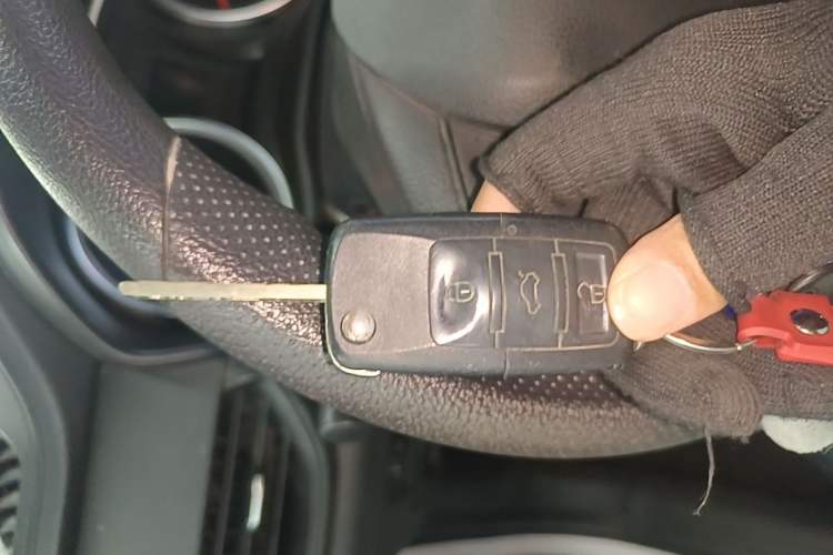 Used Wuling Hongguang S3 2018 1.5L Manual Standard Version China V Standard Vehicle Key