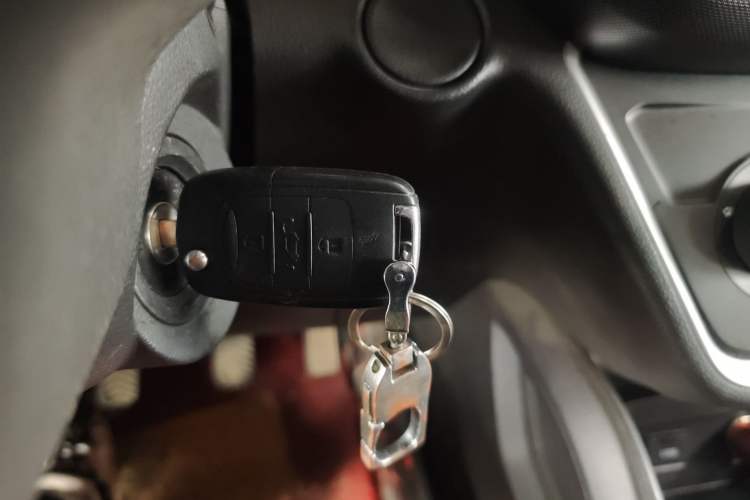 Used Wuling Hongguang S3 2018 1.5L Manual Standard Version China V Standard Vehicle Key