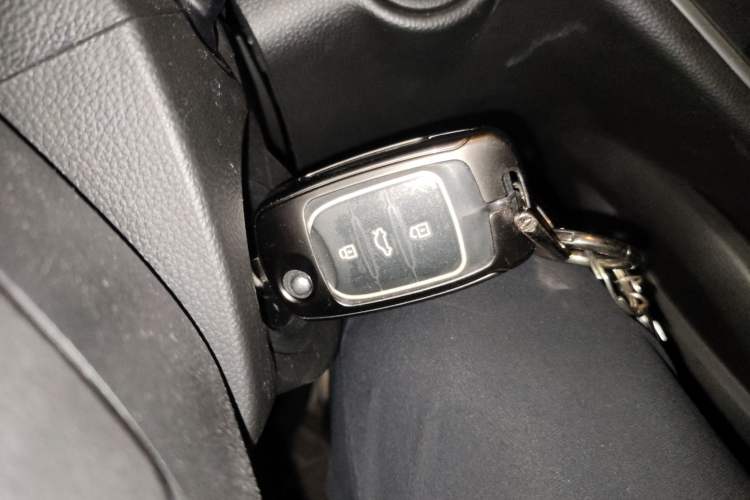 Used Wuling Hongguang S3 2018 1.5L Manual Comfort Model China V Standard Vehicle Key