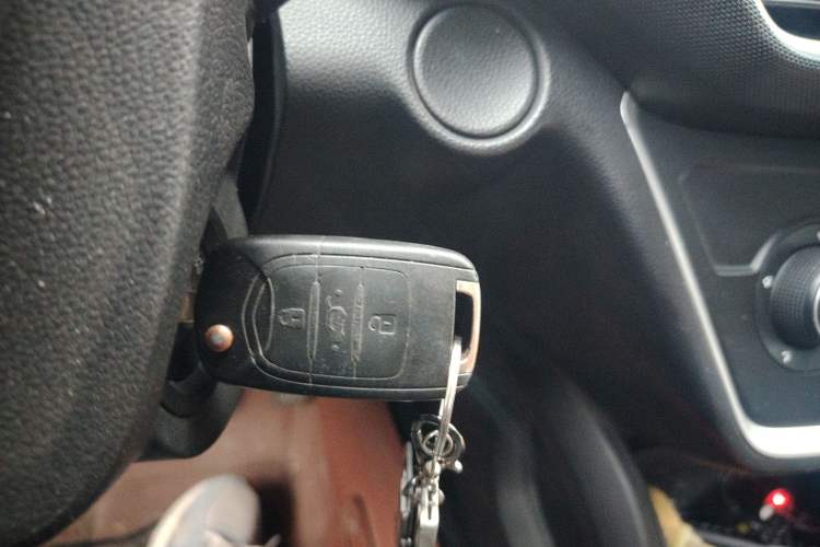 Used Wuling Hongguang S3 2018 1.5T Manual Comfort Model China V Standard Vehicle Key