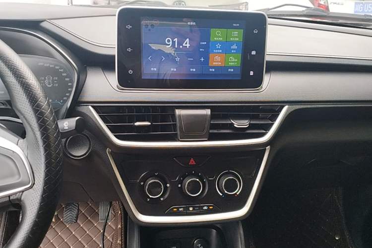 Used Wuling Hongguang S3 2019 1.5L Manual Comfort Model China VI Standard Audio And AC Panel