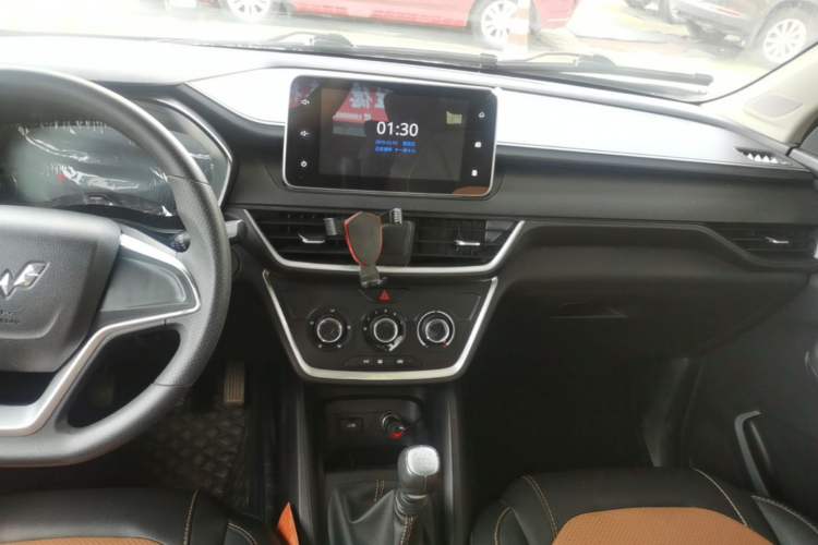 Used Wuling Hongguang S3 2019 1.5L Manual Comfort Model China VI Standard Audio And AC Panel