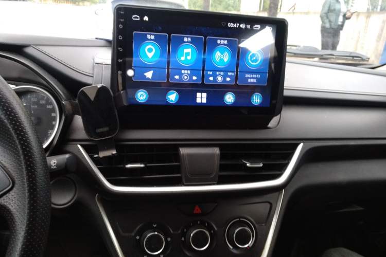 Used Wuling Hongguang S3 2019 1.5L Manual Standard Version China VI Standard Audio And AC Panel