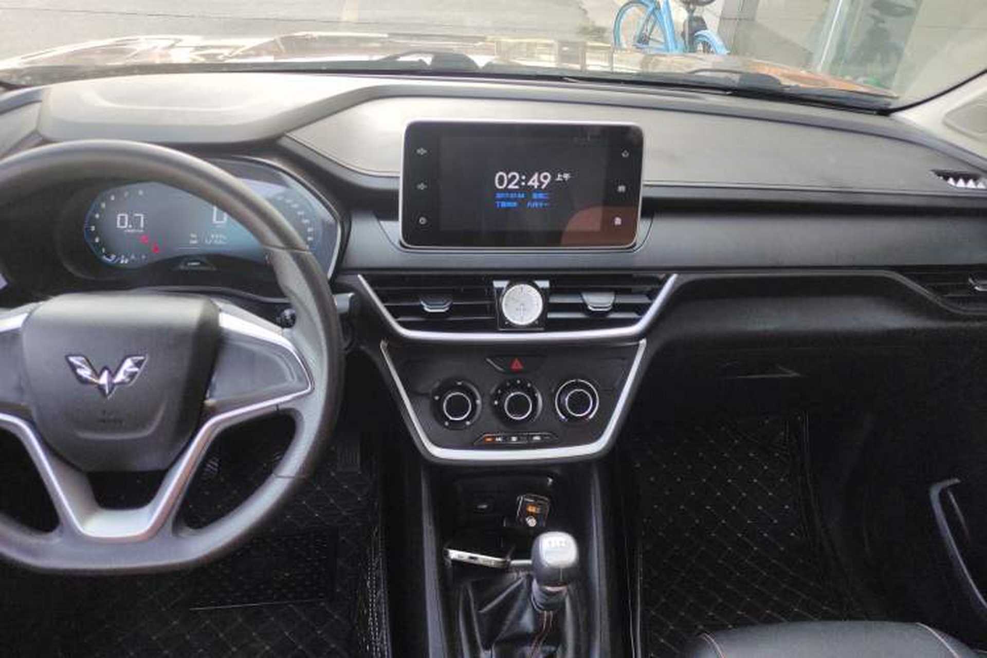 Used Wuling Hongguang S3 2019 1.5T Manual Comfort Edition China VI Standard Audio And AC Panel
