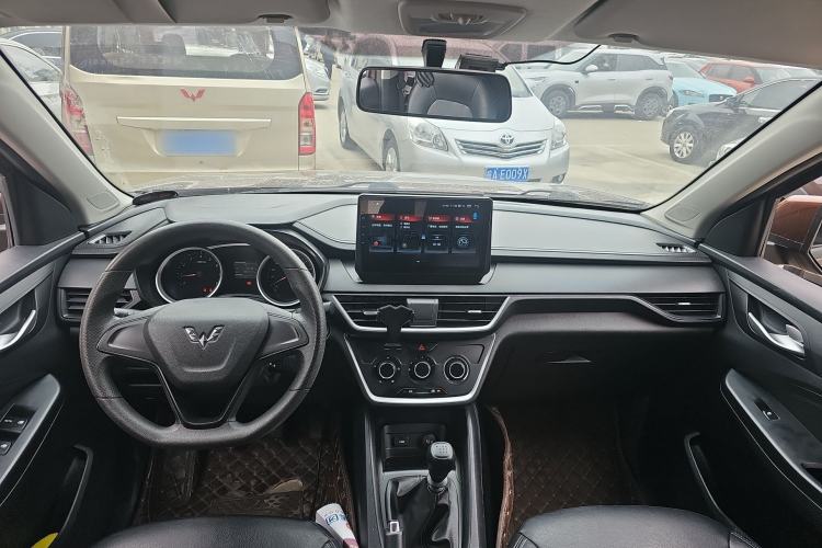 Used Wuling Hongguang S3 2019 1.5L Manual Standard Version China VI Standard Center Console