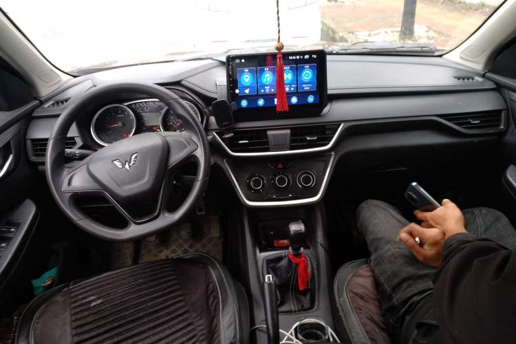 Used Wuling Hongguang S3 2019 1.5L Manual Standard Version China VI Standard Center Console