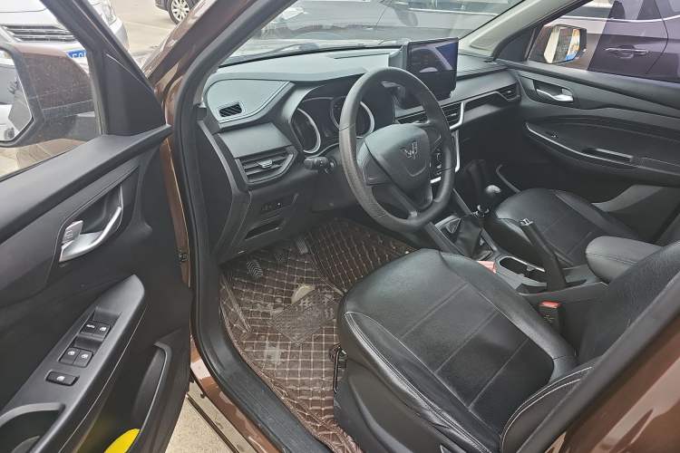Used Wuling Hongguang S3 2019 1.5L Manual Standard Version China VI Standard Driver Seat