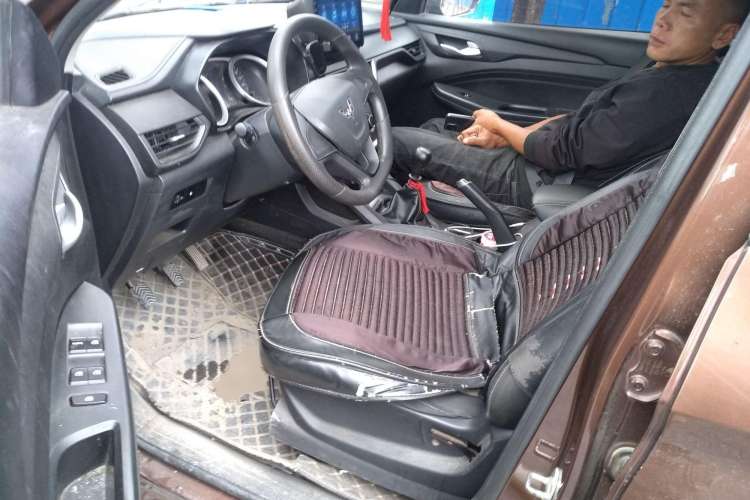 Used Wuling Hongguang S3 2019 1.5L Manual Standard Version China VI Standard Driver Seat