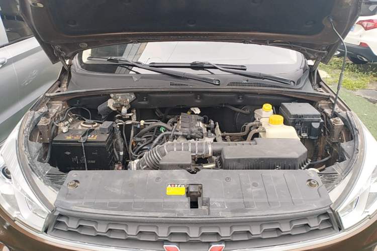 Used Wuling Hongguang S3 2019 1.5L Manual Comfort Model China VI Standard Engine Bay