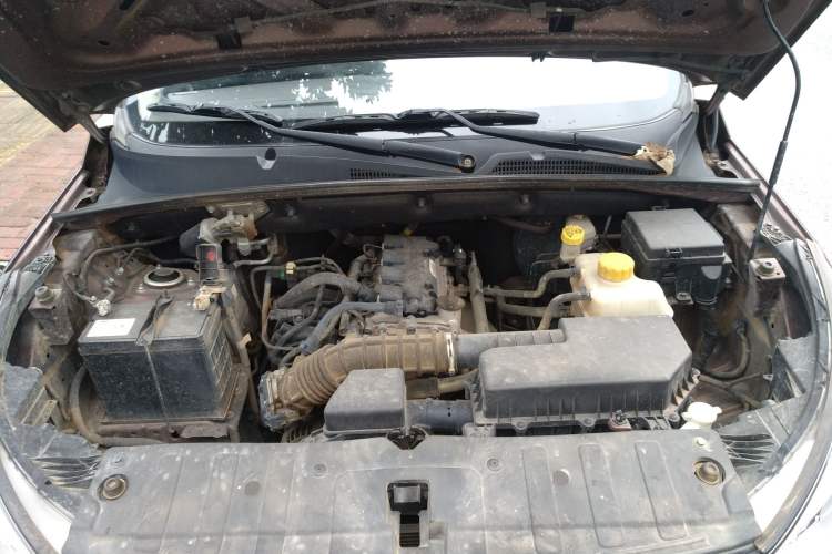Used Wuling Hongguang S3 2019 1.5L Manual Standard Version China VI Standard Engine Bay