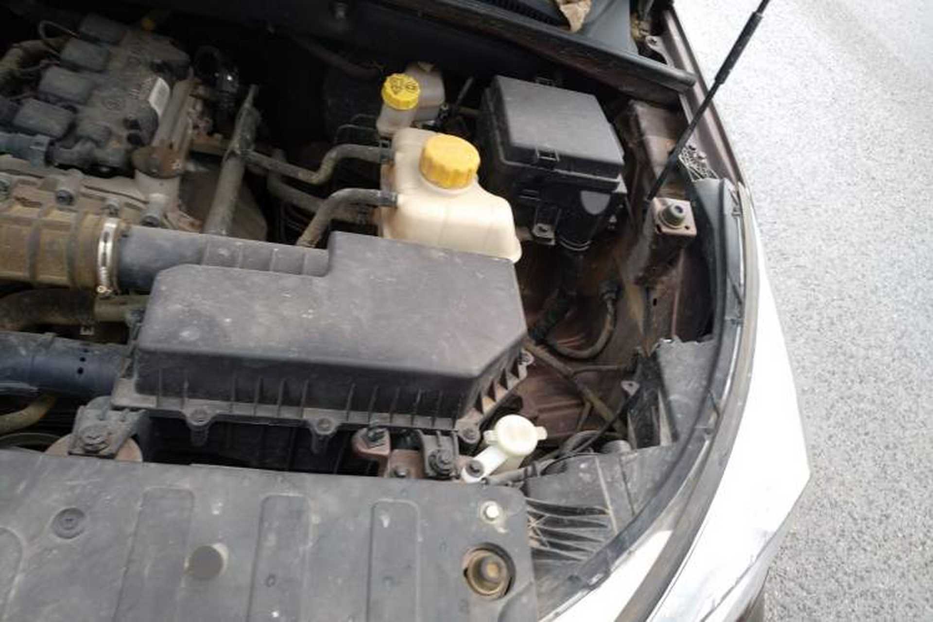 Used Wuling Hongguang S3 2019 1.5L Manual Standard Version China VI Standard Engine Bay Left
