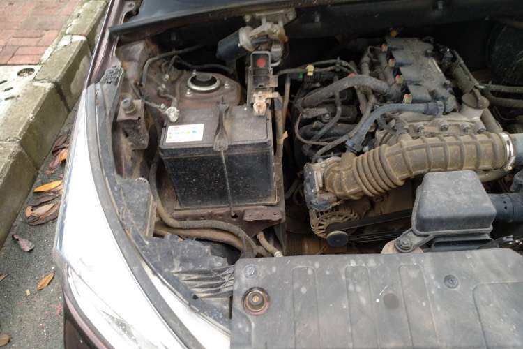 Used Wuling Hongguang S3 2019 1.5L Manual Standard Version China VI Standard Engine Bay Right