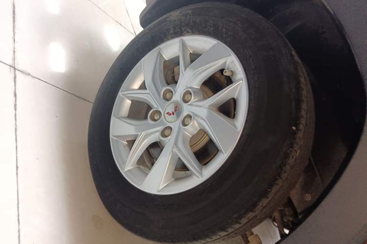 Used Wuling Hongguang S3 2019 1.5L Manual Luxury Model China VI Standard Exterior 8