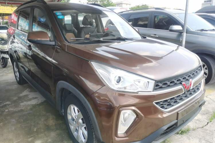 Used Wuling Hongguang S3 2019 1.5L Manual Comfort Model China VI Standard Front Right 45 Deg