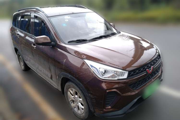 Used Wuling Hongguang S3 2019 1.5L Manual Standard Version China VI Standard Front Right 45 Deg