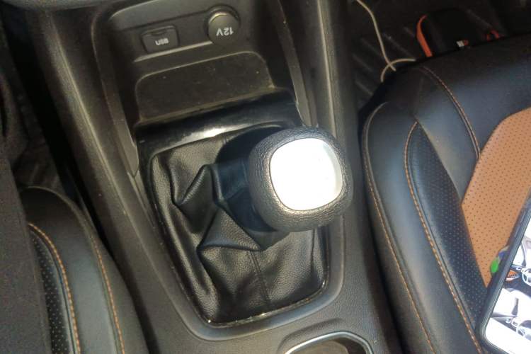 Used Wuling Hongguang S3 2019 1.5L Manual Luxury Model China VI Standard Gear Lever