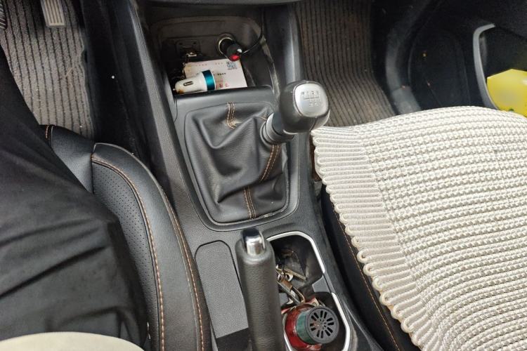 Used Wuling Hongguang S3 2019 1.5L Manual Comfort Model China VI Standard Gear Lever