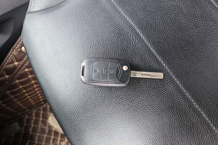 Used Wuling Hongguang S3 2019 1.5L Manual Standard Version China VI Standard Interior 1