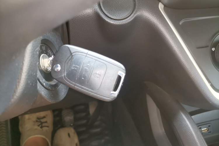 Used Wuling Hongguang S3 2019 1.5L Manual Standard Version China VI Standard Interior 1