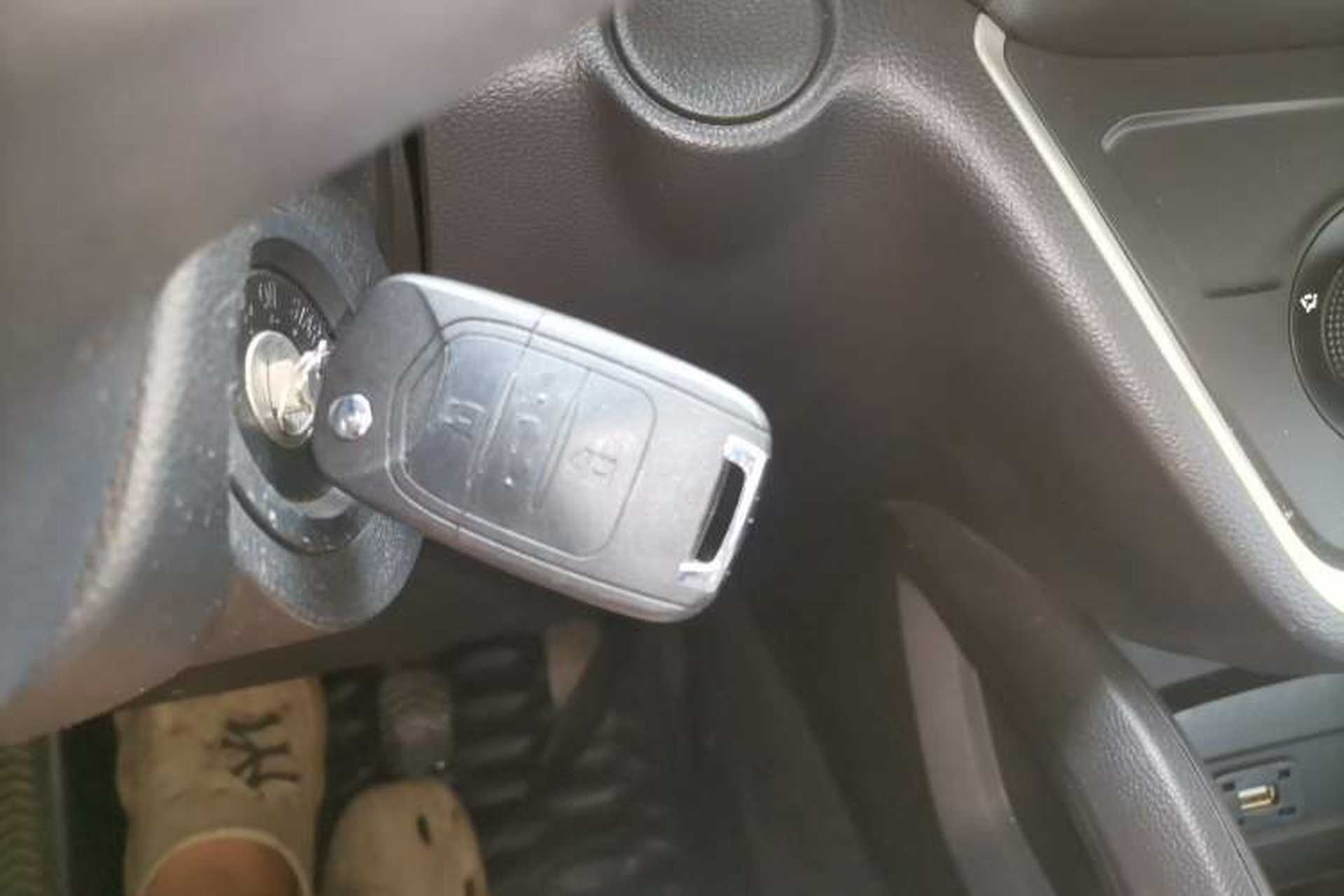 Used Wuling Hongguang S3 2019 1.5L Manual Standard Version China VI Standard Interior 1