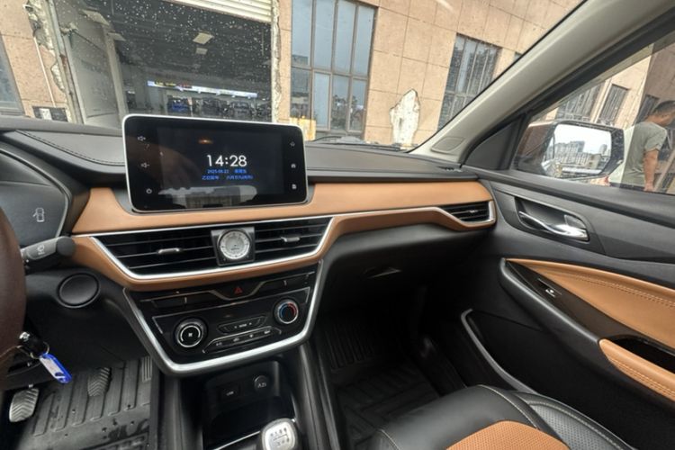 Used Wuling Hongguang S3 2019 1.5L Manual Luxury Model China VI Standard Interior 13