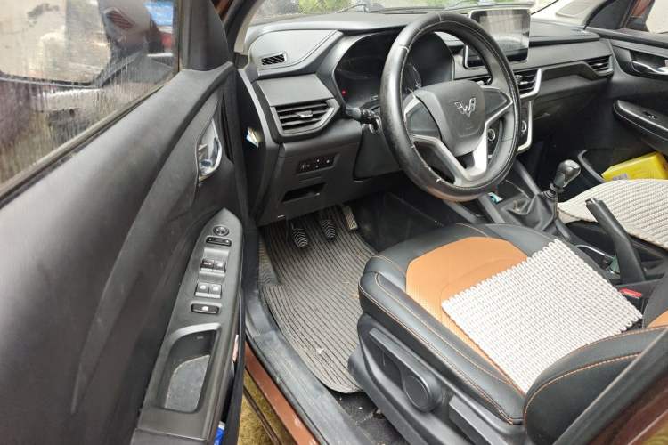 Used Wuling Hongguang S3 2019 1.5L Manual Comfort Model China VI Standard Interior 3