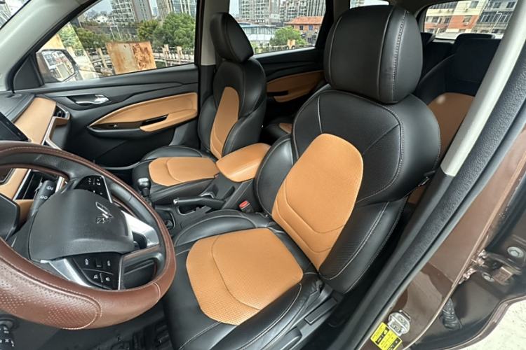 Used Wuling Hongguang S3 2019 1.5L Manual Luxury Model China VI Standard Interior 3
