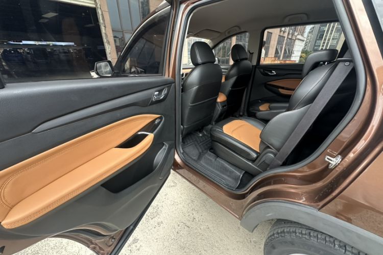 Used Wuling Hongguang S3 2019 1.5L Manual Luxury Model China VI Standard Interior 6