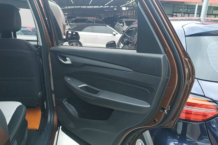 Used Wuling Hongguang S3 2019 1.5L Manual Standard Version China VI Standard Interior 6