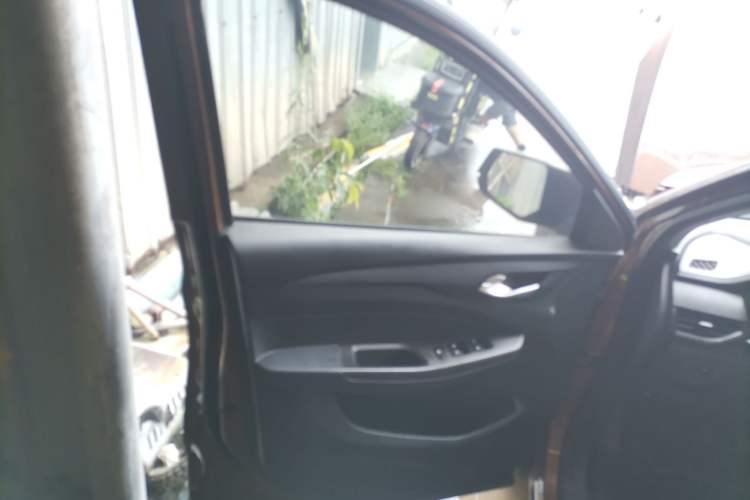 Used Wuling Hongguang S3 2019 1.5L Manual Standard Version China VI Standard Interior 7