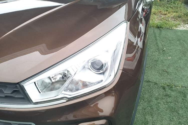 Used Wuling Hongguang S3 2019 1.5L Manual Comfort Model China VI Standard Left Front Headlight